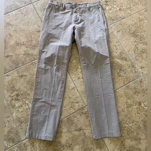 Vineyard Vines On The Go Pants 32/30 gently used.